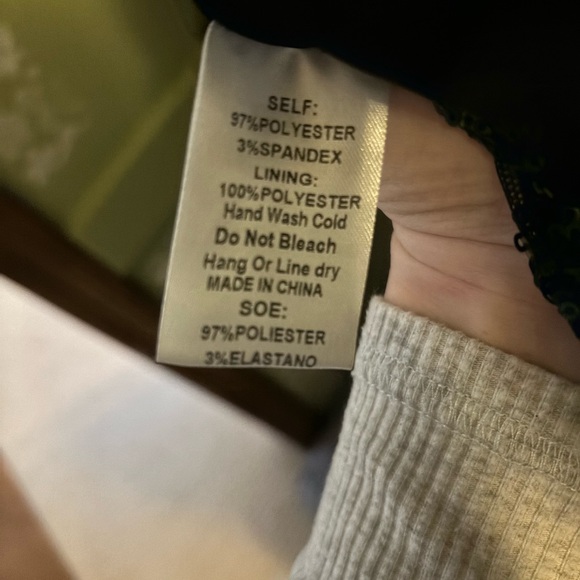 Green and black sequin formal/prom dress - Picture 7 of 7